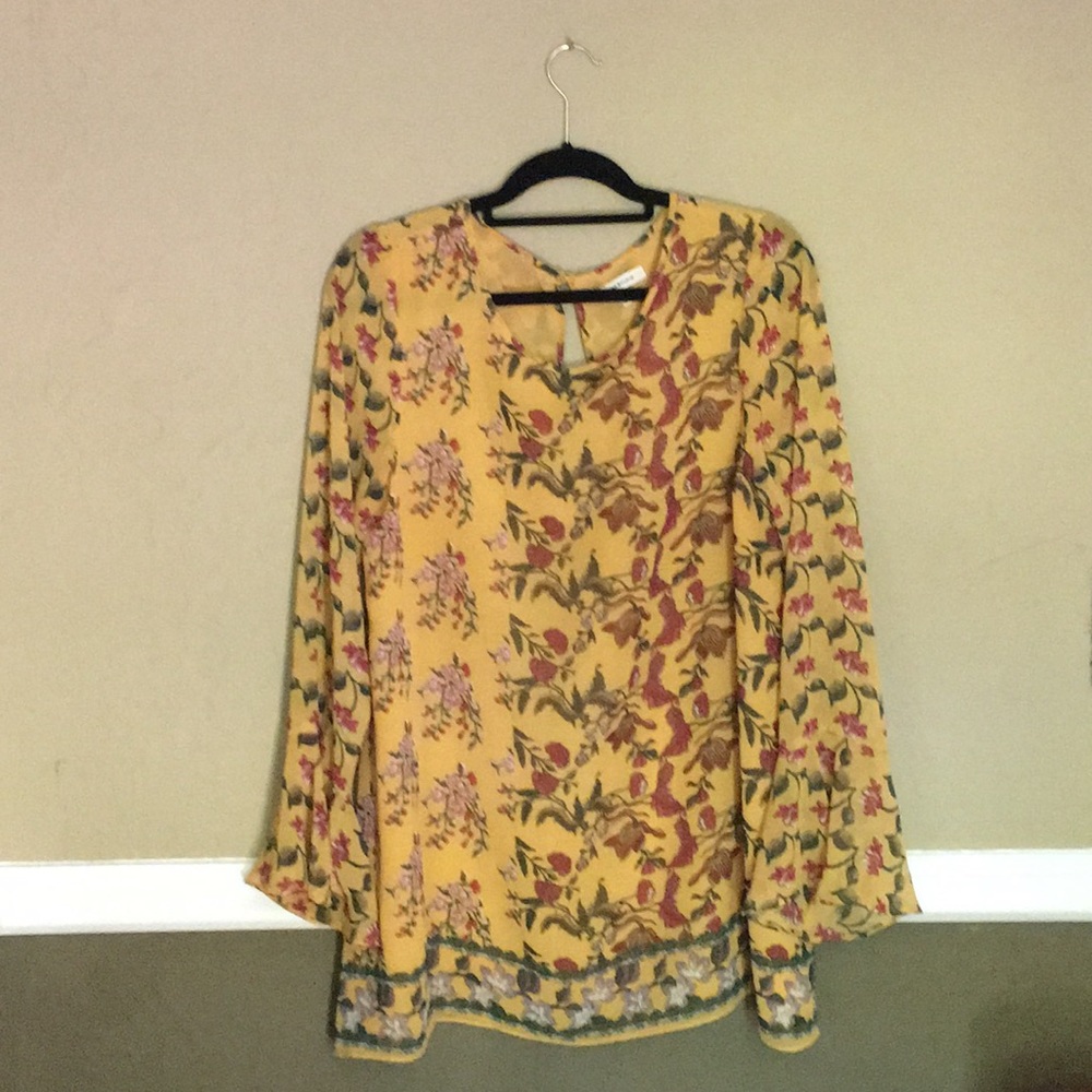 Bell sleeve tunic